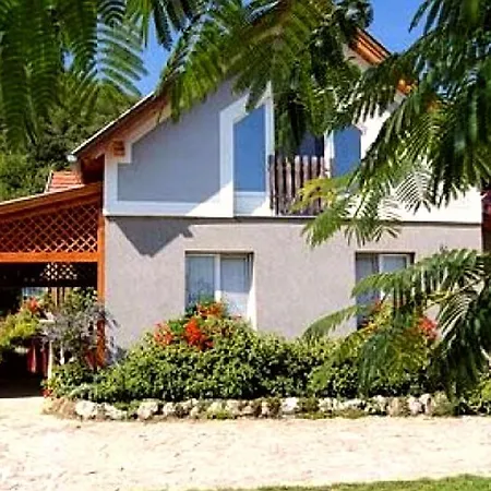 Daire Bali Apartman Balatonederics